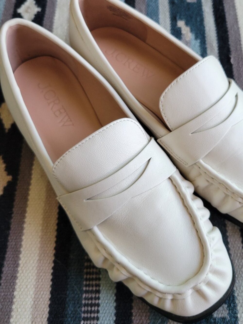 EUC! J. Crew White Leather Maison ruched loafers size 7 - Picture 3 of 11